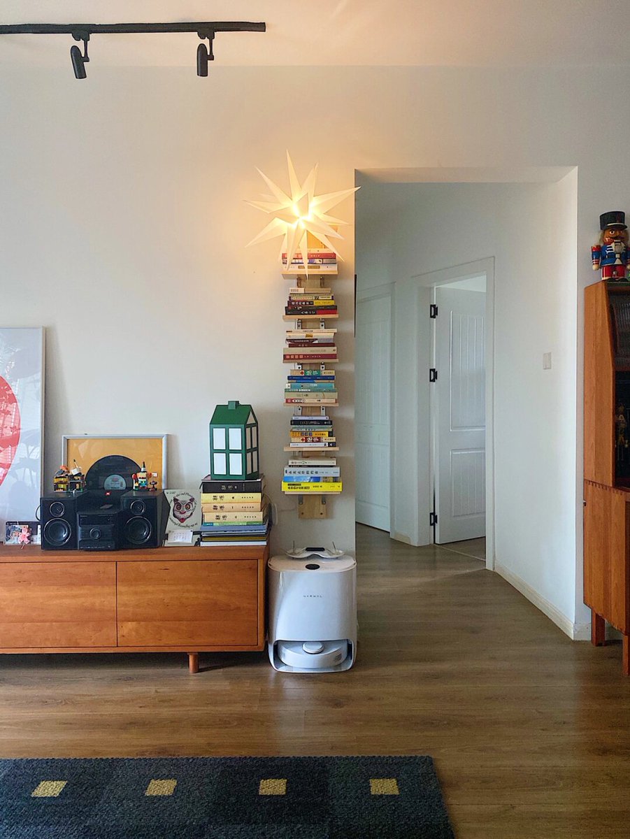 a50t7r's tweet photo. [Got a closet full of unused old stuff Spend 10 mins sorting today—donate what you don’t need, keep the pieces that spark joy. Less clutter, more clarity.  #DeclutterWithMe #OldNewLife]， https://t.co/WUKOlOYhyV