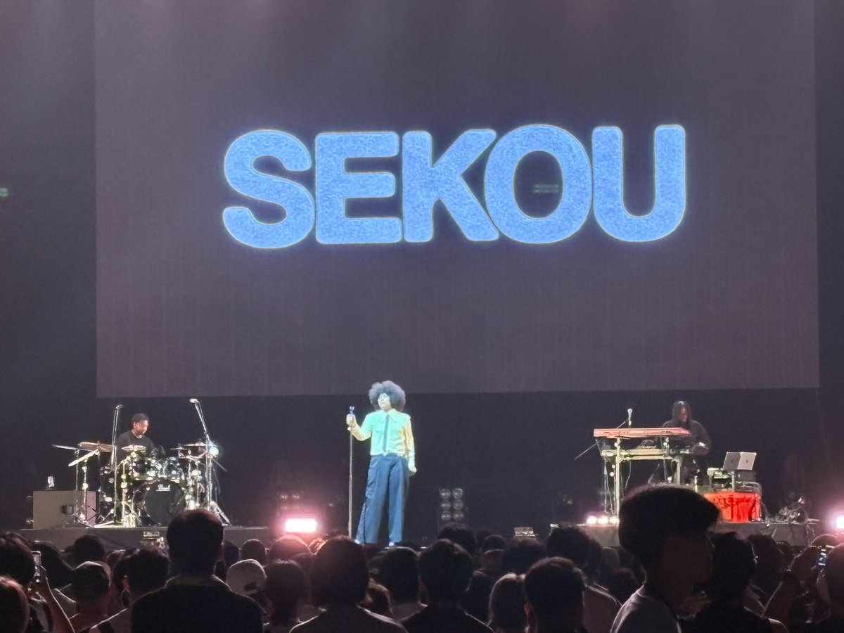 ingroove_7's tweet photo. SEAKOUすごい声量だった！曲も良くて気持ちよく踊れました。BTSジミンの話題が出て、自分の曲をシェアしてくれたこととても喜んでいたの可愛かった https://t.co/jqjHEYbLKC
