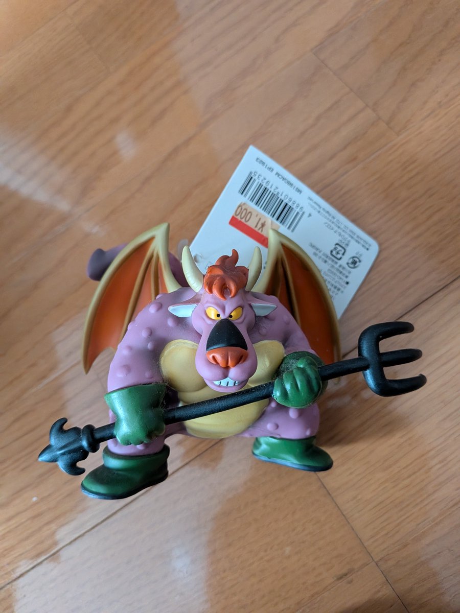 draaksun's tweet photo. 実家の整理品で見つけてきた
割と美品

これ当時1000円で買えてたんや…
今じゃ信じられへん… https://t.co/vydns8OEYa