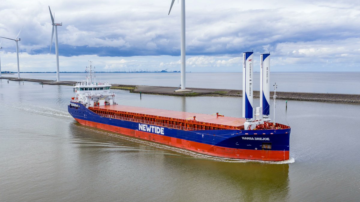 container_news's tweet photo. #Leonhardt &amp; #Blumberg installs #VentoFoils on first of four #newbuilds

https://t.co/hiBrMlTZAe https://t.co/5KGvzTeBwT