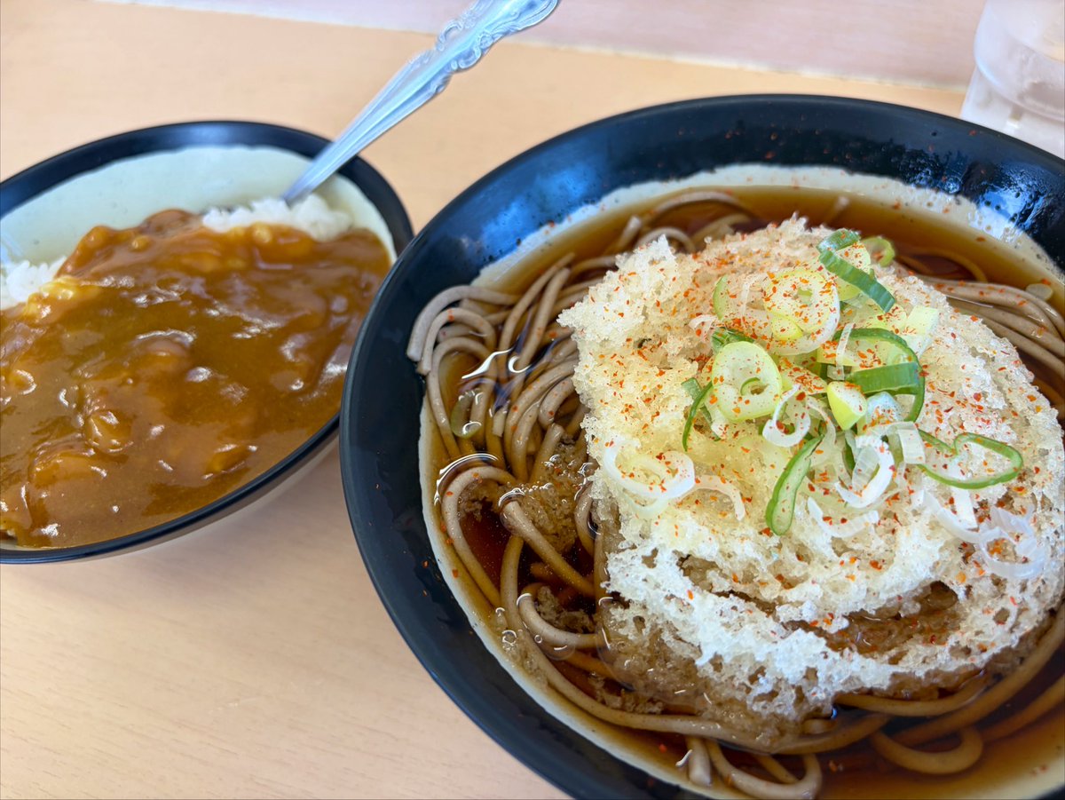 fs_consa's tweet photo. ザワ人のソウルフード。
天そばカレー600円 https://t.co/kiXccbJlhZ