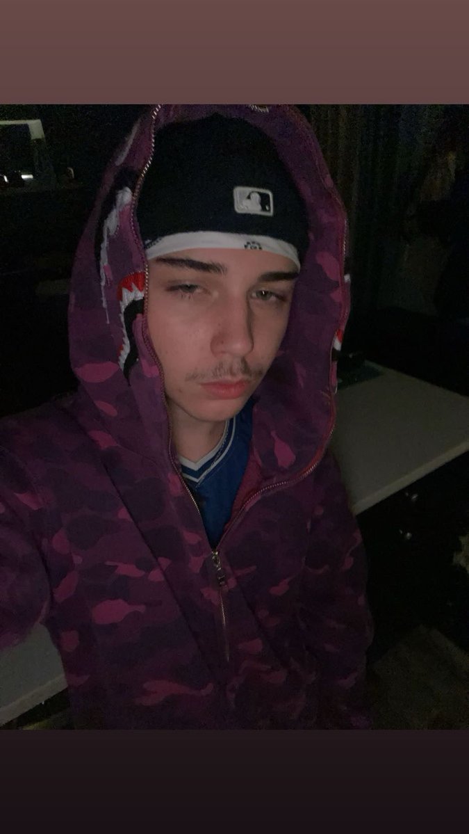 613bands's tweet photo. Do I look good tho😂 https://t.co/RXgkD1Abwk