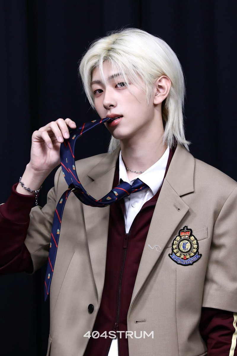 _409808's tweet photo. 260815 케이팝투게더 HQ

연하의매력..

#Splayit #에스플릿 
#에이든 #AYDN https://t.co/9uwXPNp2uf