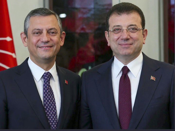 YusufElmas's tweet photo. Kızacağız, küseceğiz.
Eleştireceğiz, vazgeçeceğiz.

Atatürkçü Türk Milleti koyun değil, oyları çantada keklik değil, tıpış tıpış oraya buraya çekiştirilebilecek emir eri değil!

ÜYE OLMA, OLDUYSAN SİL ve patronun kim olduğunu göster.

🇹🇷 Türk Milleti’nin dediğini yapacaksınız! https://t.co/n3X4b6WYCp