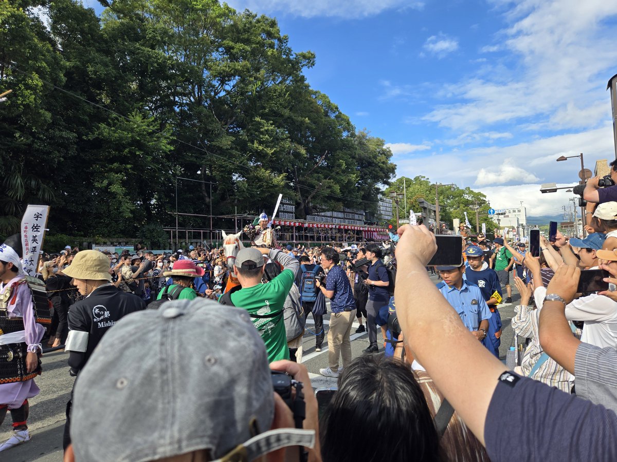 kein0207's tweet photo. 三嶋大社祭り二日目　頼朝公旗挙げ行列 https://t.co/PDUtw1YO25