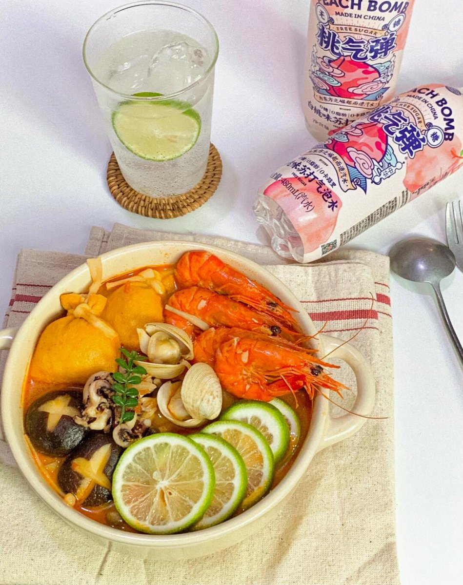 GYPByrd's tweet photo. Craving vibrant flavors Tried Thai tom yum goong yet That zesty-sour-spicy soup with plump shrimp will transport your taste buds straight to Bangkok’s street stalls! https://t.co/rDCku391Y0