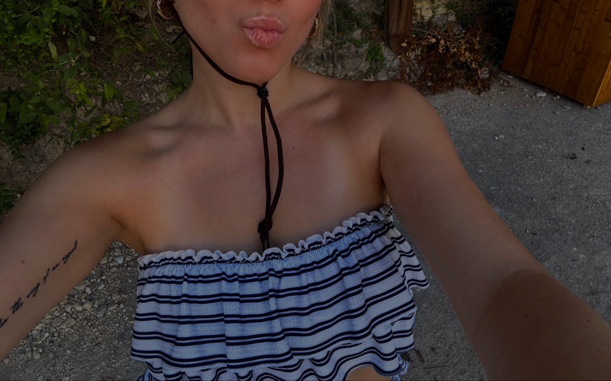 savannahlyn12's tweet photo. river flow🪵☀️ https://t.co/YMMtBXOhYU