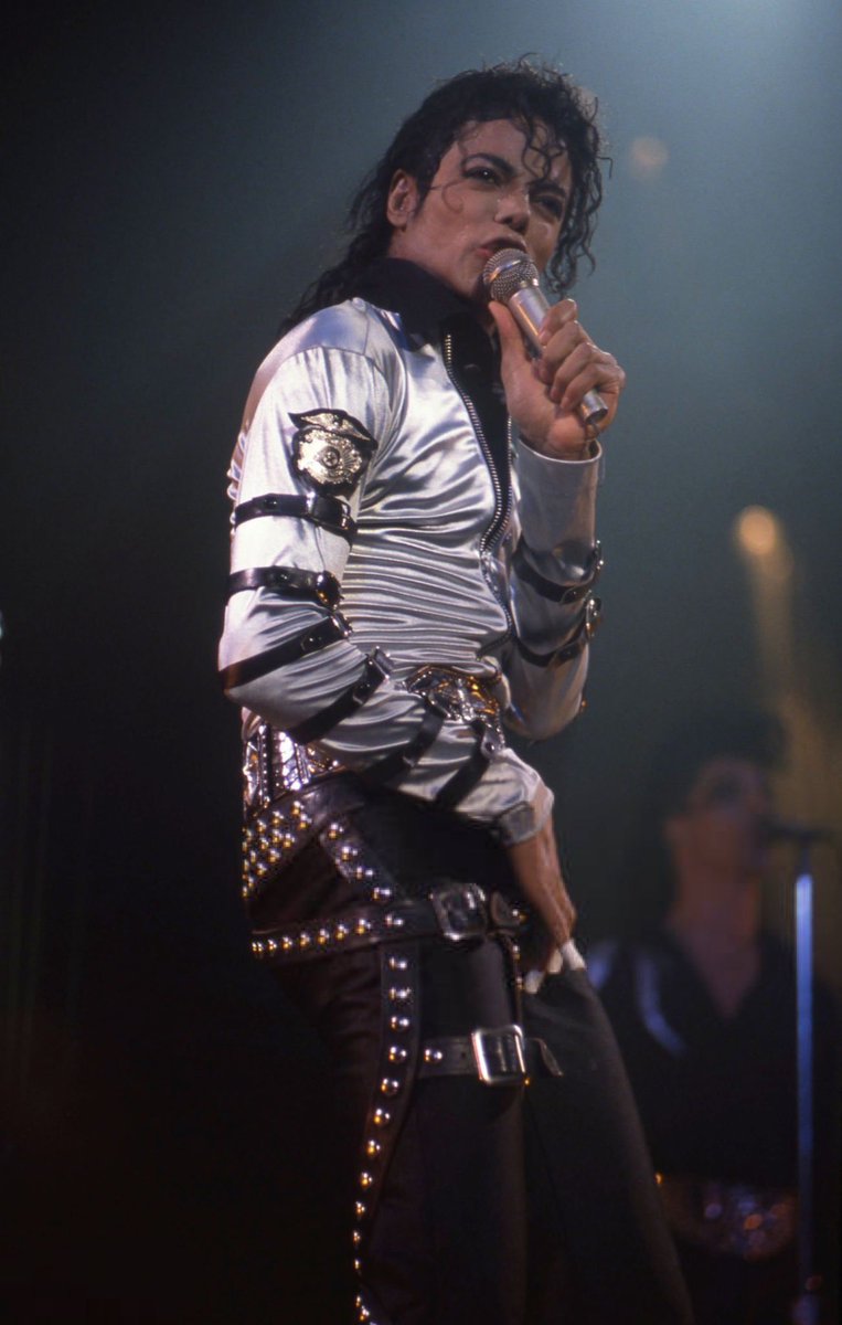 michaelzzip's tweet photo. Michael Jackson, BAD TOUR https://t.co/jeHj5T5gco