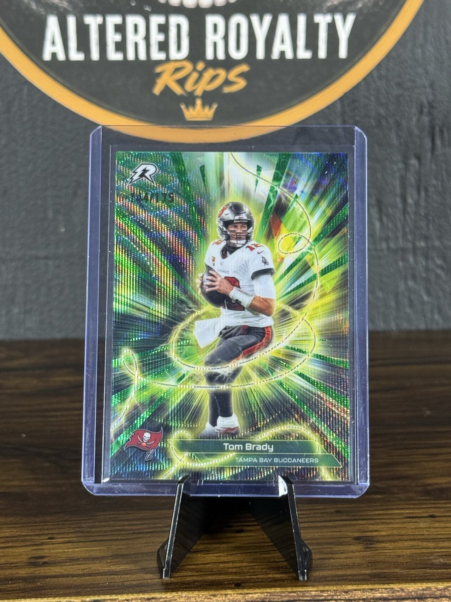 AlteredRips's tweet photo. 2025 Resurgence Football is possibly product of the year! ⚡️ Puka Nacua Electro Lights, Luther Burden auto /299, Tom Brady /175, &amp; Mason Taylor /25 RPA ⚡️ https://t.co/xNjuCtwaSn