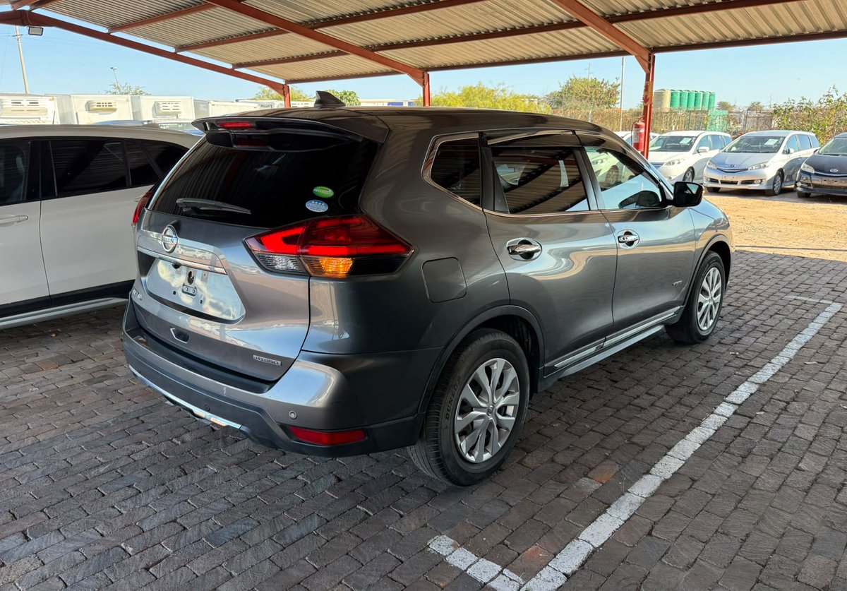 MaccyMakonese's tweet photo. Nissan Xtrail
2017 model
Immaculate condition
low mileage
good ground clearance
semi leather interior
push start button
heated front seats
10.5 buying price
duty budget 6k https://t.co/MZMCgKAHTt