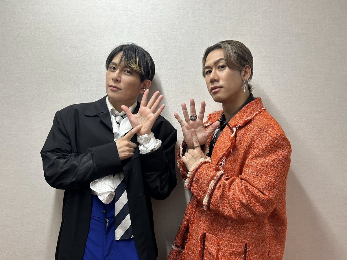CHEMISTRY_2011's tweet photo. ツアー「Beyond "The 2 Pulse"」長野・石川公演とありがとうございました〜！

いつも当たり前(?)にMCも盛り上がりますが、今回はまた一段と笑いに拍手が起こった公演でしたね👏🏻

次回は
8/22(土)山形公演
8/23(日)岩手公演
となります。

ぜひおかわり公演もしちゃって下さい✨

#ケミストリー
#beyondthe2pulse