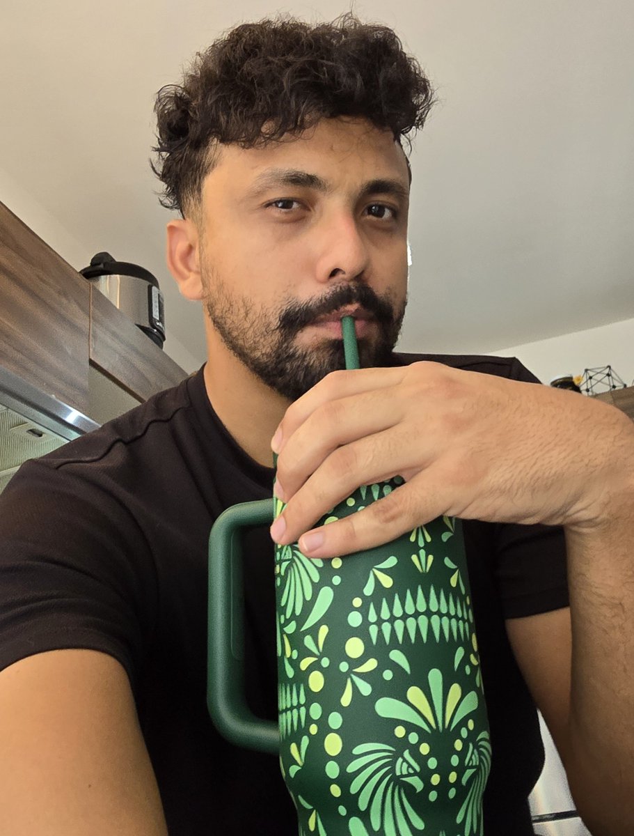 d7galvan's tweet photo. Asi de intenso el calor, 12 del medio día en Cancún 🥵🥵🥵 https://t.co/KscgcsztoA