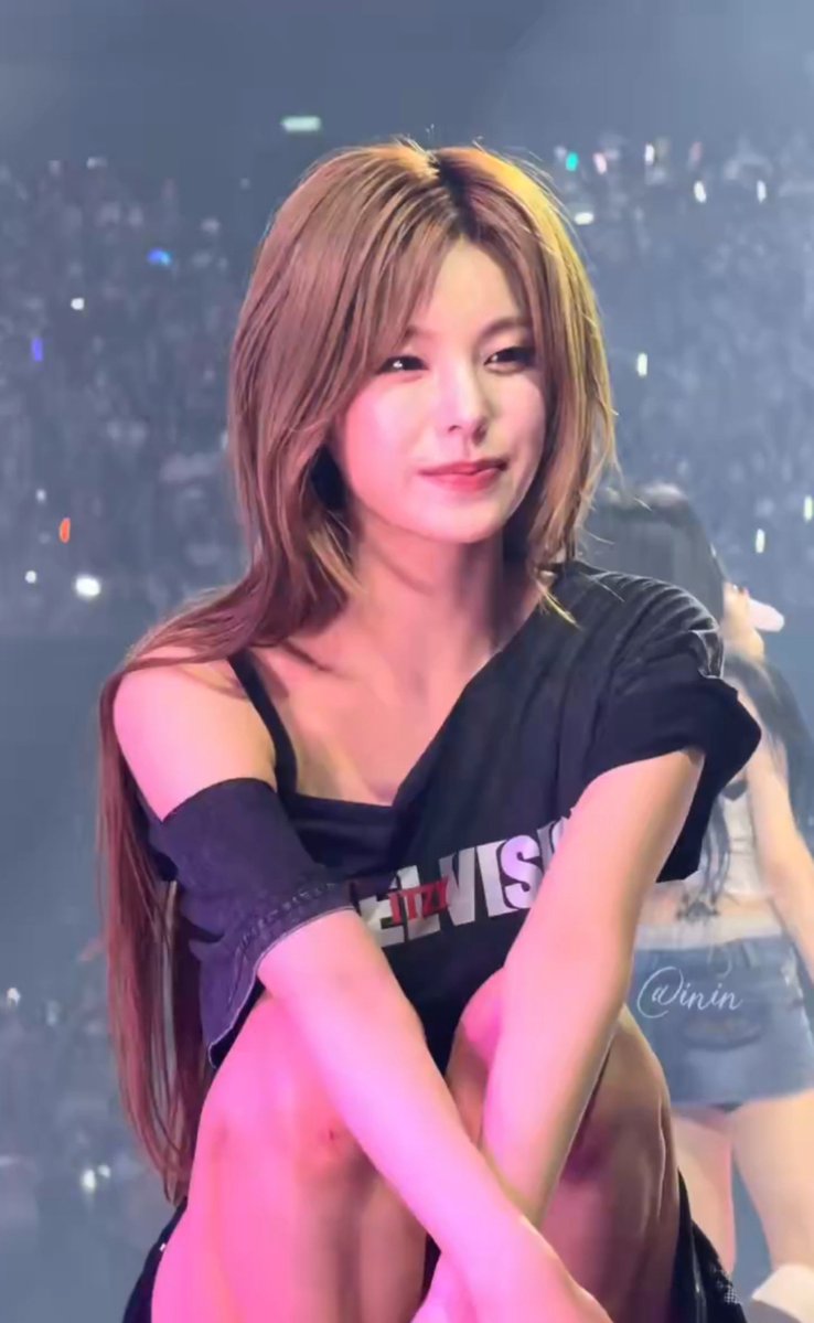 _imthemafia's tweet photo. psychic lover 🖤

#YEJI #ITZY https://t.co/mc3VqASC2n