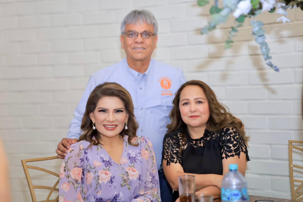 LoreniaValles_'s tweet photo. Qué felicidad saludar a las mujeres del Sindicato de Trabajadores Frigoríficos, Industrias y Comercios del Estado de Sonora.

La fuerza de las mujeres está en el esfuerzo, la motivación y la alegría con que todos los días construimos nuestros sueños 💜 https://t.co/Y1tcjKfFrJ
