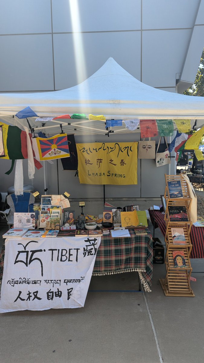 y_depot's tweet photo. I visited the Hong Kong Fair for the atmosphere of Hong Kong, and it accidentally resonated with my childhood memories

And I am grateful to meet with Hongkonger groups and @CYS4T who are part of movements fighting against CCP https://t.co/ipbIsnsJNq