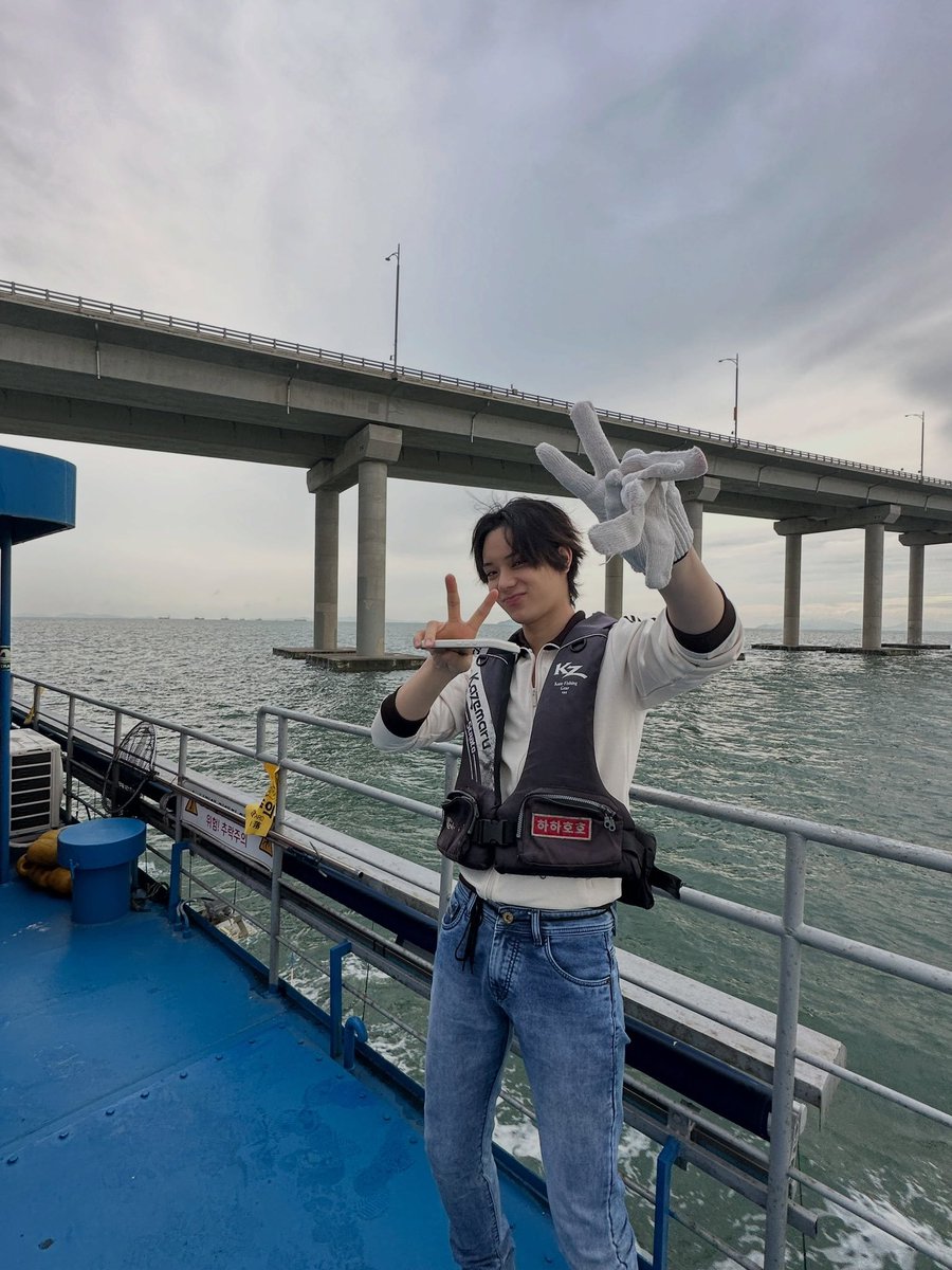 kwonoyuI's tweet photo. 권태공의 세월낚시! (ended up getting a rockfish) https://t.co/BDTWOEw3BI