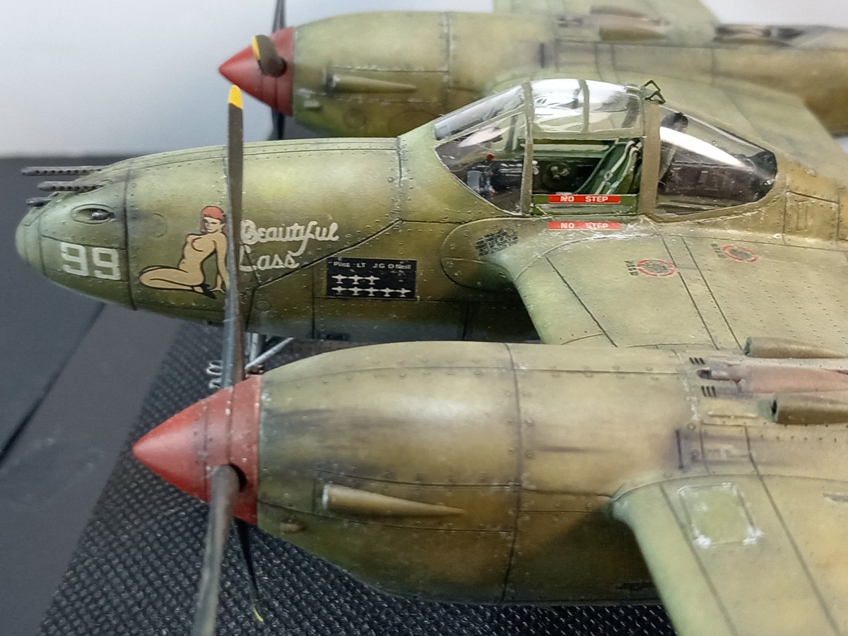 AlexHighlander3's tweet photo. ロッキード P-38G ライトニング戦闘機「ビューティフル・ラス」 https://t.co/GZPyPh1xRs