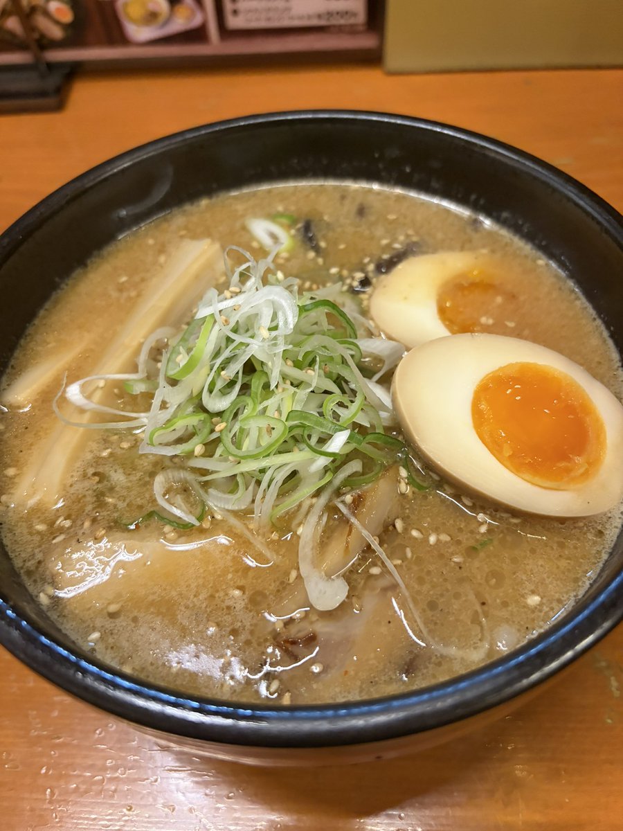 german_ryo's tweet photo. 暑いのでラーメン食べにきた https://t.co/RAOBzS6iSq