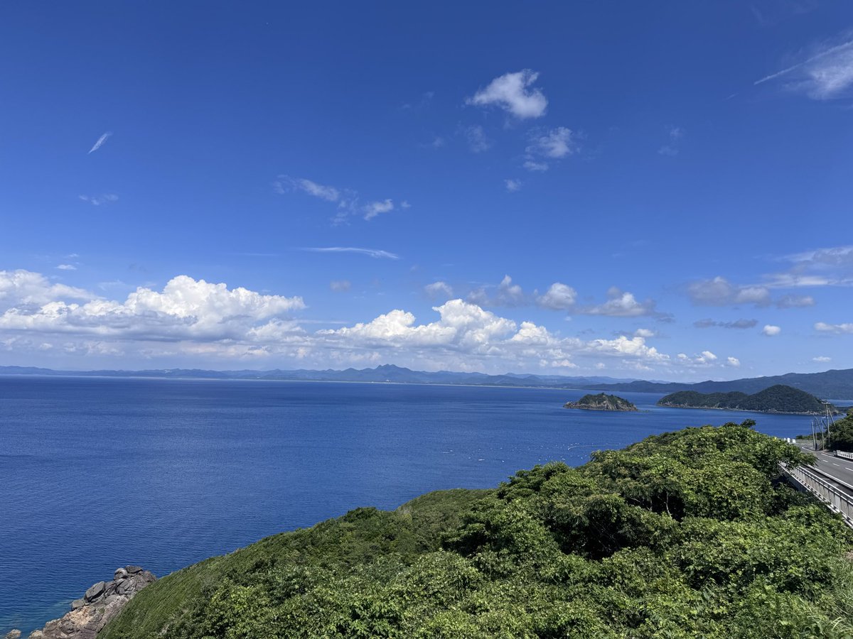 hane03_'s tweet photo. 辛いときは海を見に行くようにしてる https://t.co/NGCZr0aH27