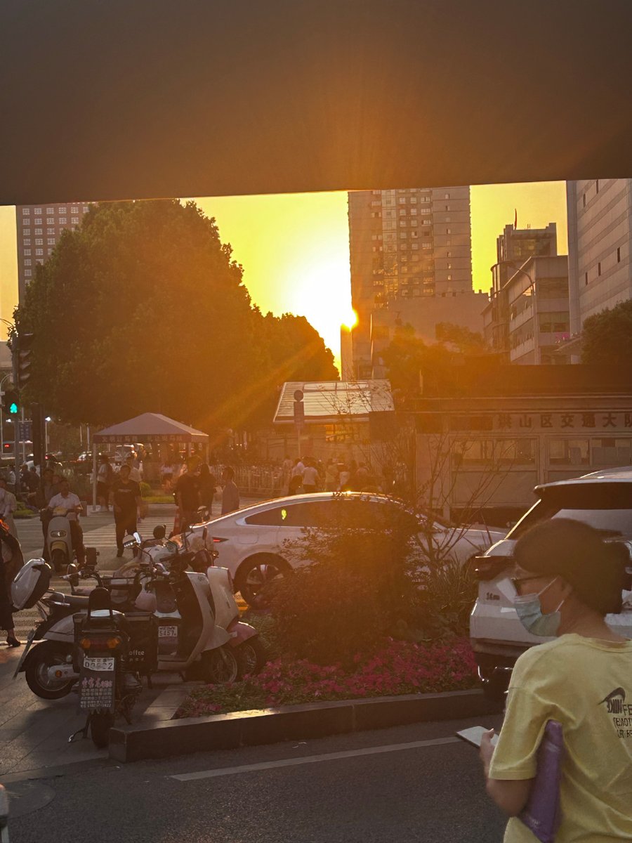 bb9317106957275's tweet photo. Just wrapped up a quick day trip to the city! Grabbed amazing coffee, visited the old library, and now heading back home. Nothing beats these small, perfect travel moments https://t.co/pjbUmz9MJf