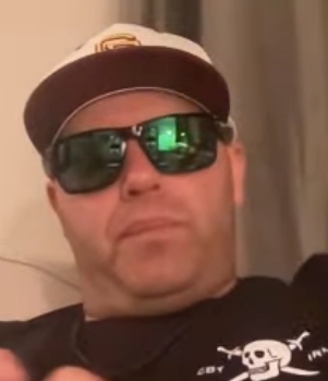 Kevin04128158's tweet photo. Ok which one of you 2 maga losers are going to put your  pud in your hand and give it couple tugs while arguing and restreaming each other. This shit is cringe as hell, remember the lights are always on at motel 6 and welcomes you 2. @PortlandBipolar @UnfilteredNRaw https://t.co/7rRIuQOaYV