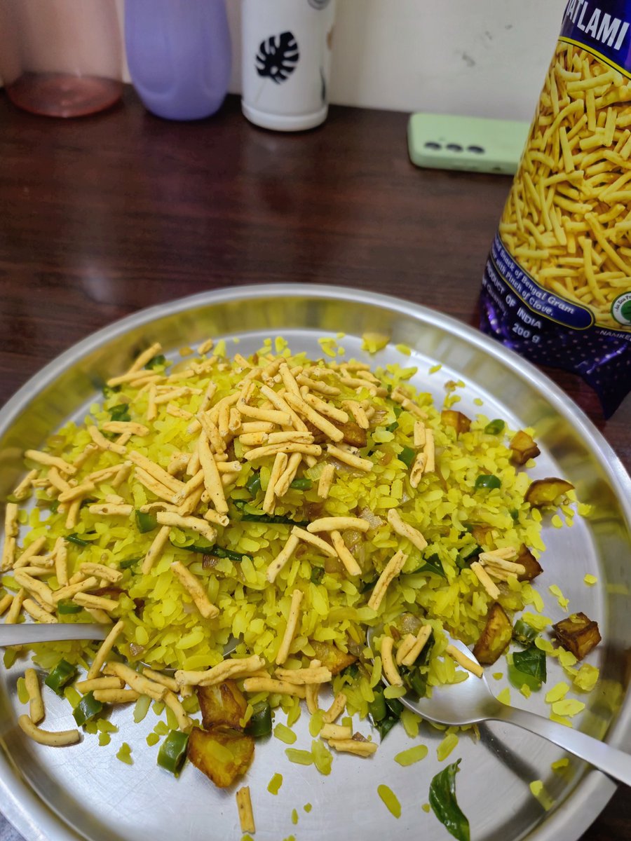 Herfooddelulu's tweet photo. Good start to the day 🌿
#poha #sunday https://t.co/RuEHvG74TG