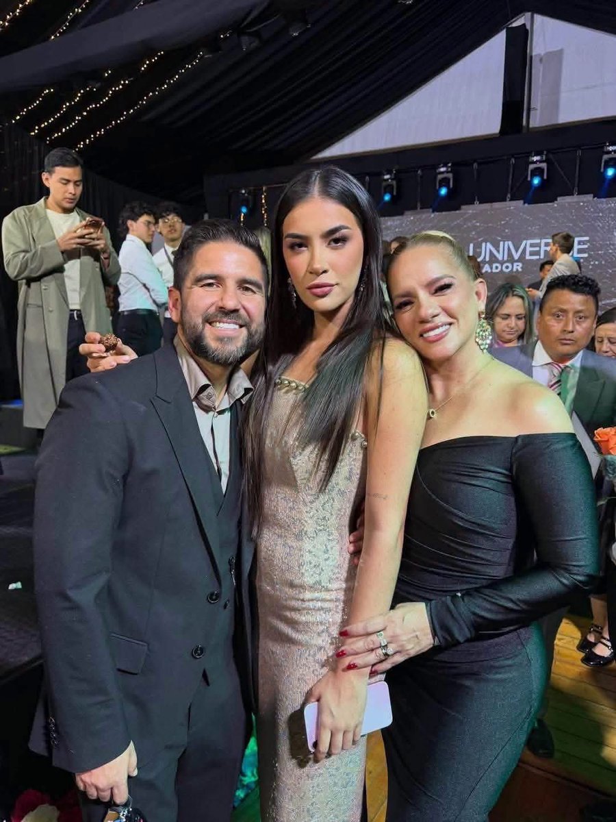 chullaquitenoec's tweet photo. Hermosa historia de superación, duela a quien le duela chggch! :v 😏 https://t.co/I3tO0Iezf9