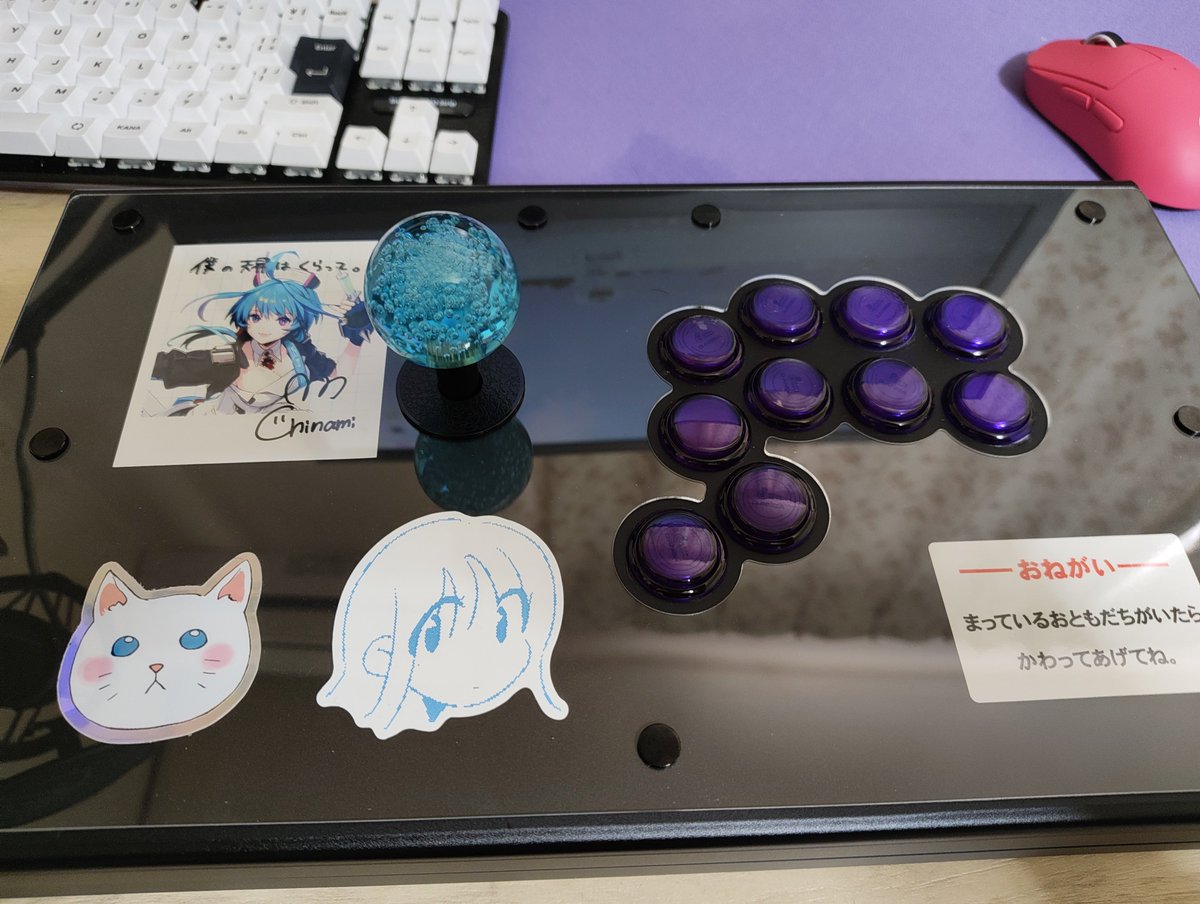 onireturn's tweet photo. 今使ってるアケコンの天板にアクリルパネル付けた https://t.co/ZR0Nw3V96y