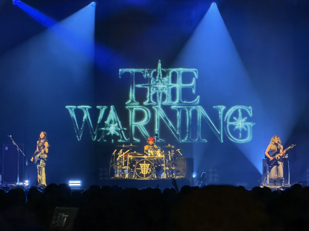 halo_6666's tweet photo. THE WARNING まるでラウドパークだった！ https://t.co/gdqHO95szO