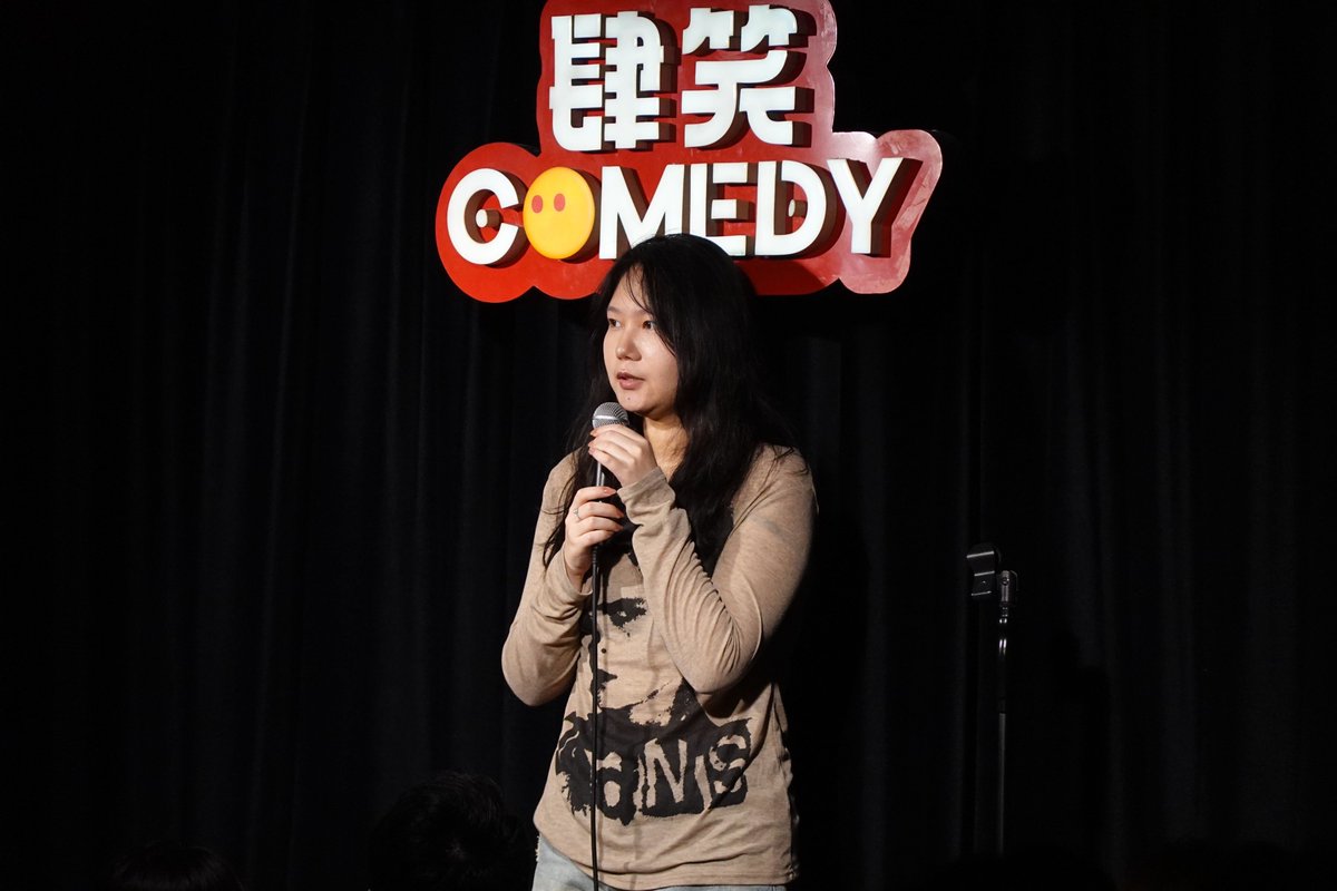fo61559678's tweet photo. Just bombed a joke about my pet goldfish at the open mic—whole crowd went quiet… until one guy yelled “HE SHOULD TALK MORE!” ， https://t.co/wkyK5DbVHA