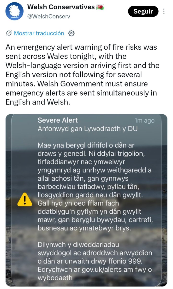 Cabasset_ALC's tweet photo. Realitats paral·leles.
Gal·les ha enviat una alerta als mòbils, i s'ha fet «trending topic».
L'avís s'ha enviat en gal·lés primer, i en anglés just després.
L'odi d'anglesos i «assimilats» és identic a l'odi i autoodi que patim ací contra el valencià.
#BoreDa #BonDia #Cymru🏴 https://t.co/8nGRl51CYh