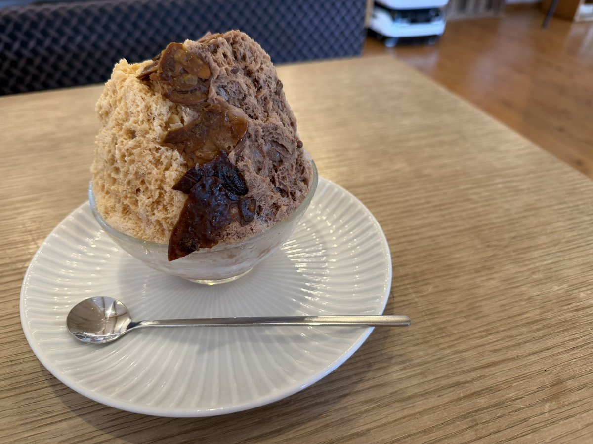 xx199773's tweet photo. お盆頑張ったし今日暇だからもう仕事辞めてかき氷食べに行こって事でご褒美かき氷してきた🍧
明日お休みになったしラッキーちゃん✌️ https://t.co/w0TcA17snT