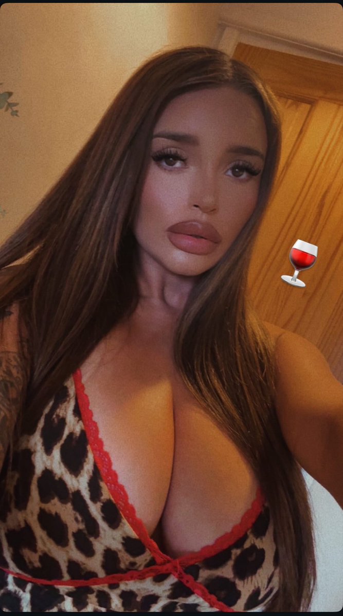 Corbekpervx's tweet photo. Anyone feeding irls or insta sluts? Preferred big natural tits! All welcome! Make me cum to your favs #goon #irl #wankchat #cuck https://t.co/m7XZyWbiBE