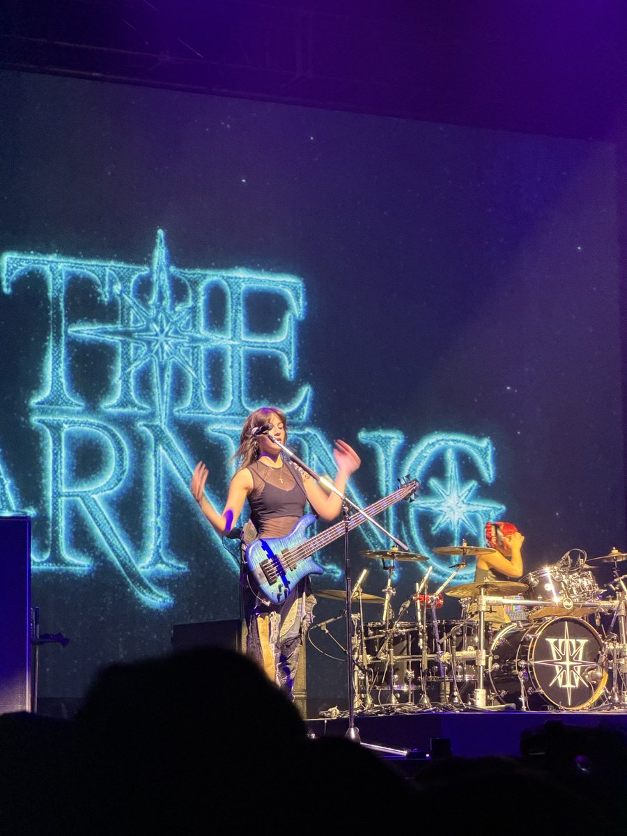 tkcriot's tweet photo. 推しが劇的に美しい♬娘と誕生日３日違い…衝撃的！ #TheWarning #サマソニ https://t.co/2u4IzRAANn
