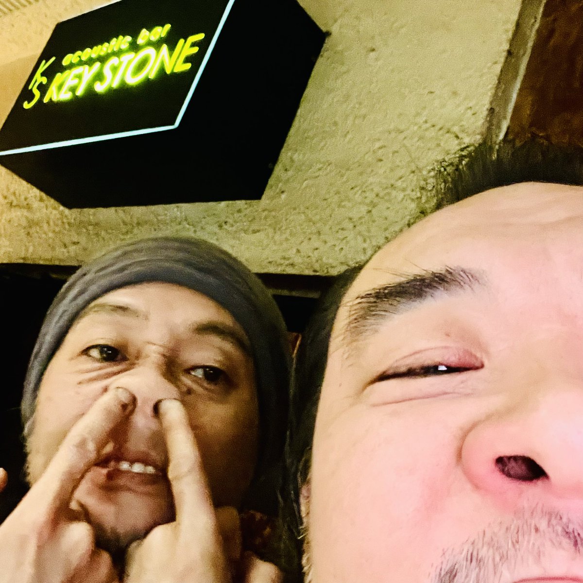 Snow_rin's tweet photo. さぁ輝ける人間の皆様！火曜は祇園の行き止まりkeystoneにて輝け俺の分まで！！

◆8/18(火)
@祇園Keystone

open19:30
start20:00

￥1000(D別)
＋投げ銭

〒605-0086
京都府京都市東山区弁財天町8-1
祇園壱番館ビル2F
075-708-728

https://t.co/EIxOxrSwVE https://t.co/YghmyzQXTc