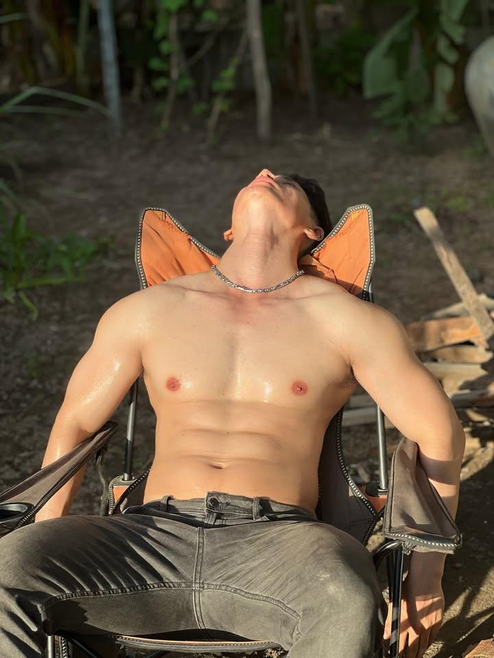 brondmusclepics's tweet photo. Kalau weekend, kalian tim tetap ngegym atau full rest? 🏋️���♂️🛌 https://t.co/XK3csAU6b1