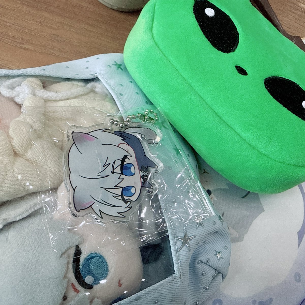 yatsu_1114's tweet photo. 삿어💗 성훈씨가 팔고 있엇음 파트너 투잡 뛰는 현장목격하다 (아랑해요) https://t.co/fRyvBfZytU