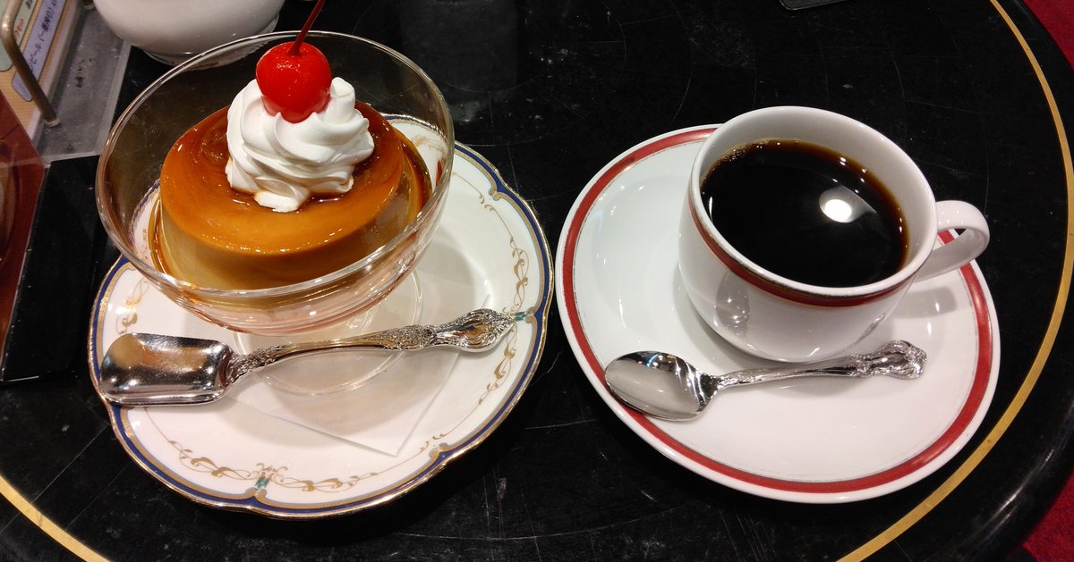 mi01040709's tweet photo. お盆休みラストは
友人と巣鴨(別名・原宿😆)のレトロ喫茶店
伯爵さんに行きました😌
昔ながらの昭和プリンと
ブレンドを楽しみました😊
固めのプリンと
キレのあるコーヒーが美味しかったです😋

友人がまさかの

どんぶりキングをプレゼントしてくれて嬉しかったです🤗

#吉野家ドラクエウォーク https://t.co/XOHopb0aMA