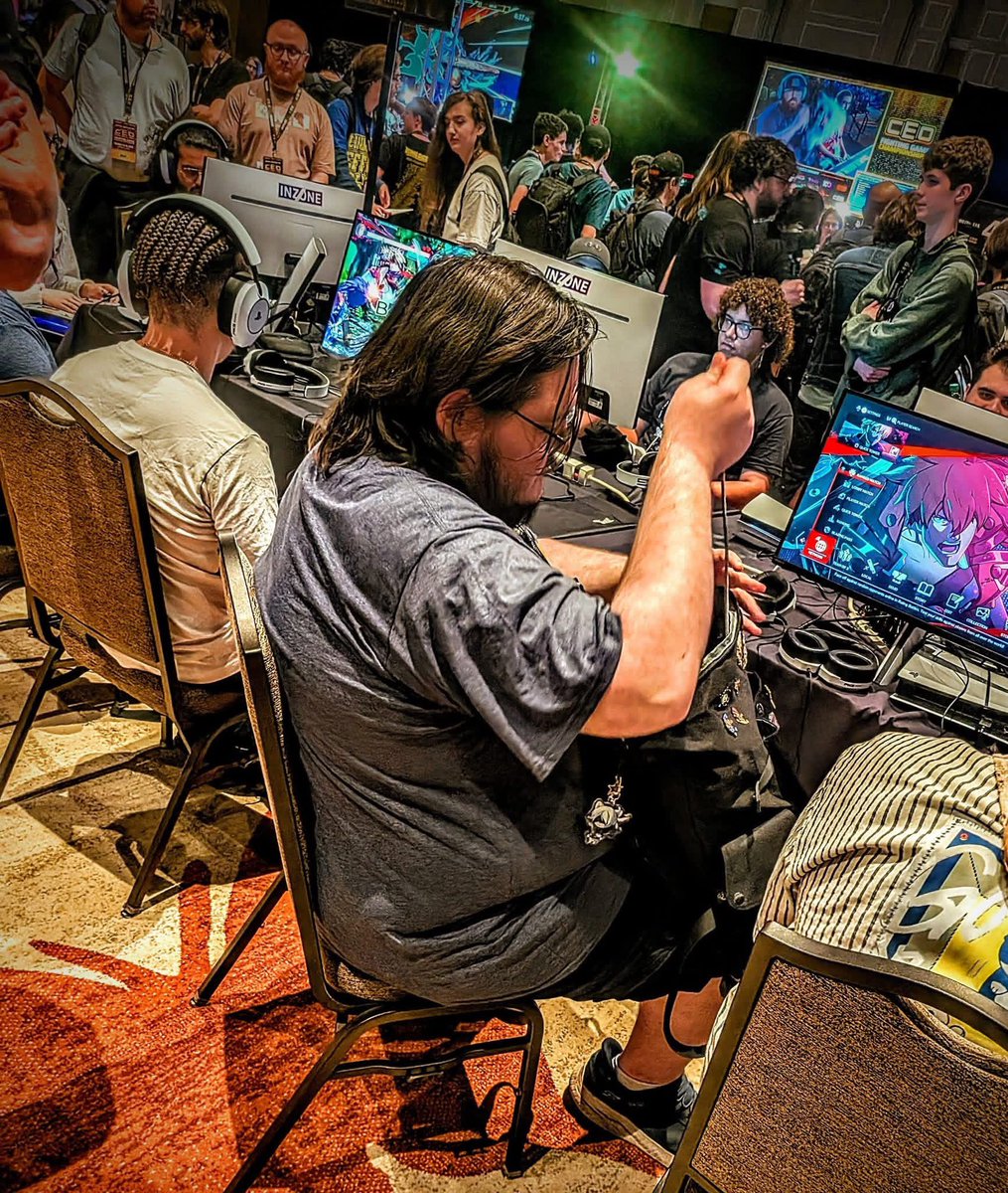 ThorrosVT's tweet photo. 📢‼️ANNOUNCEMENT‼️📢

My brother has had his bag taken at #ceo2026 at 12. We were in the arcade when it was taken and we have looked everywhere. Security is not helping, and nobody has seen it
(He has way more pins on it from the image shown)
If you see it please let me know. https://t.co/V919L5mChw