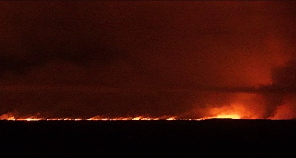 Natcho0202's tweet photo. The whole night nearly 2000 emergency forces and volunteers have been fighting against a big fire in the Huertgenwald (Region of the Eifel). I played soccer for 4 Seasons there. The Problem since the last hours is the constant change of the wind. I hate that Im not usefull at the moment because of my foot injury and the fact that because of my brain trauma, Im not allowed to go in stressful situations.