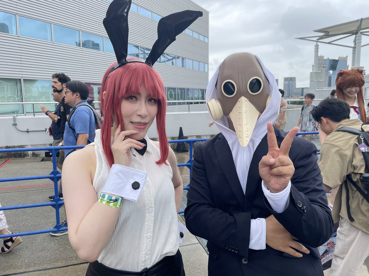 CST3700's tweet photo. コミケ2日目速報。マキマさんと一緒に撮りました。
#コミケ108
マキマさん→(@rinakusu0) https://t.co/hhdtK2hpZM