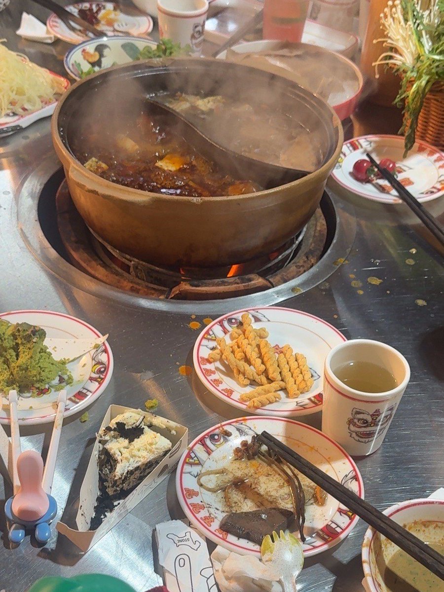 QueenShelly1964's tweet photo. [Midnight kitchen open! Steaming miso soup, crispy gyoza, and warm rice waiting for you. No rush, just comfort here.]， https://t.co/ZNajLJBhJj