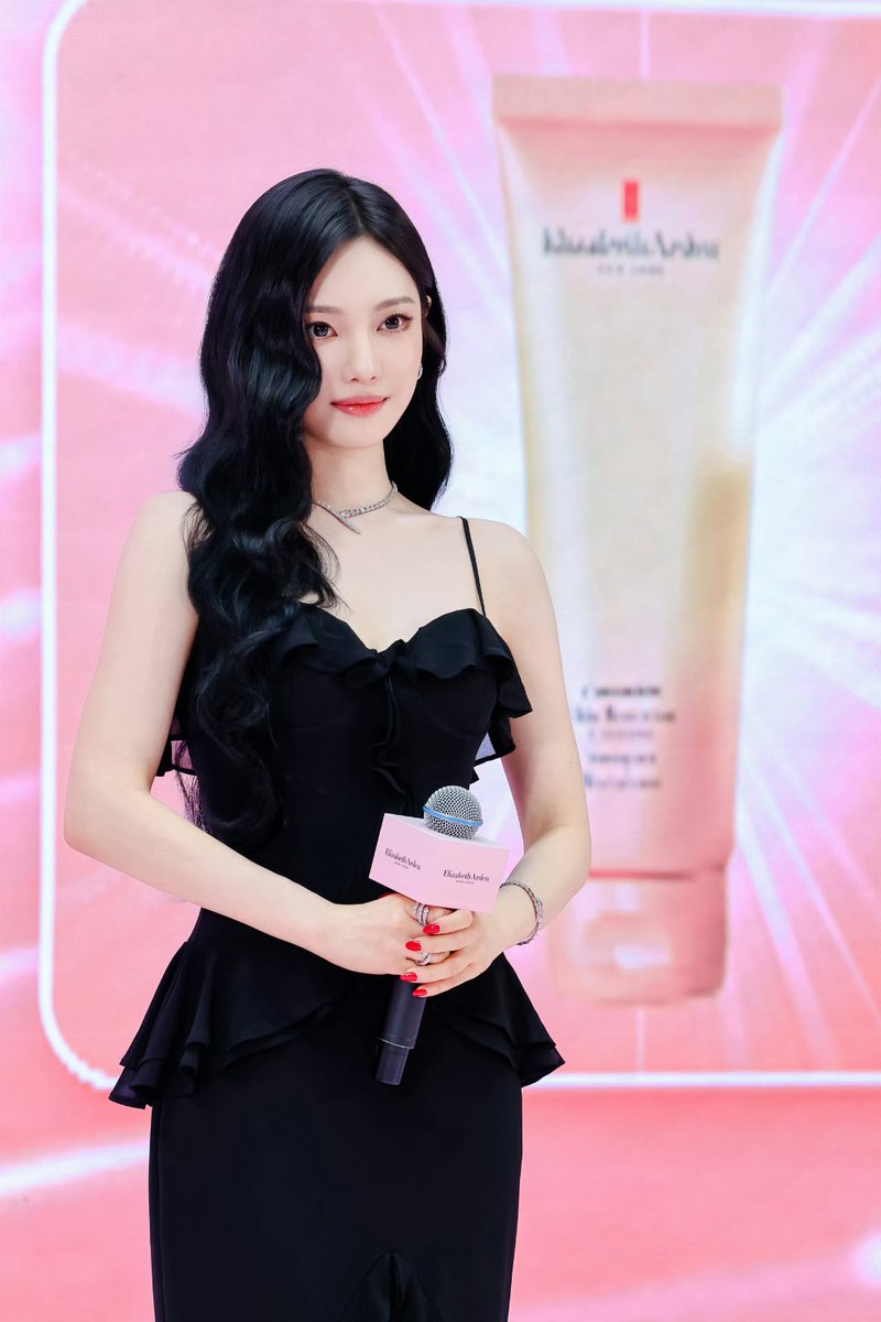 aespaintl's tweet photo. 260816 NINGNING Weibo https://t.co/lASvIsMhD1