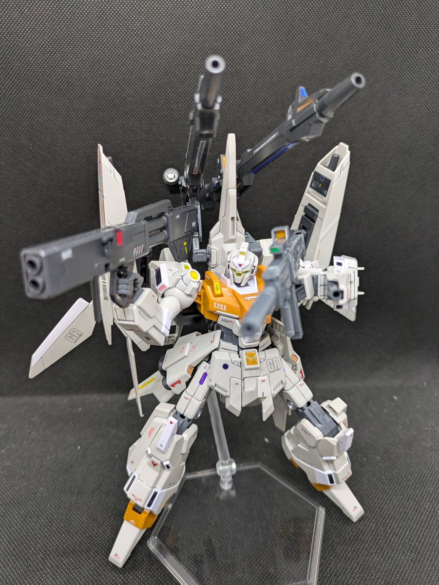 guramadon's tweet photo. HGリゼルC型ディフェンサーbユニット ゼネラルレビル配備機
今回はちょこちょことデカール貼りと手持ち武器を引っ張ってきて装備増加。
元のリゼルの色もいいけどゼネラルレビル色もいいですね。
中々大きめで作りごたえもあるいいキットです。
#ガンプラ
#ガンプラ好きと繋がりたい https://t.co/qW0DtlesHQ