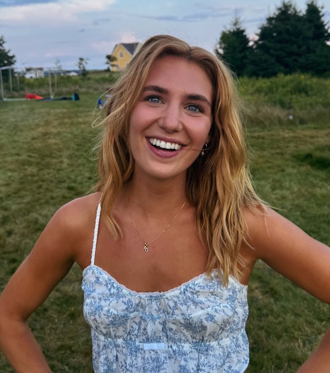sackieshipman's tweet photo. sophie nelisse really went from playing the ultimate masc to the ultimate femme https://t.co/4h9leqSAUh