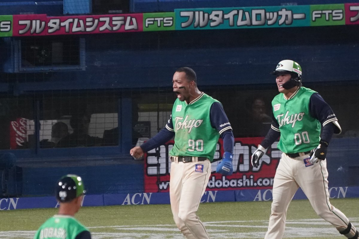 4374Yoshi's tweet photo. モンテル選手の勢いが増した走塁でした。
身体能力発揮していますね。
パフォーマンスも勢い出てきた。
チームを盛り上げてくれそう。 https://t.co/sfjuIqyHmH