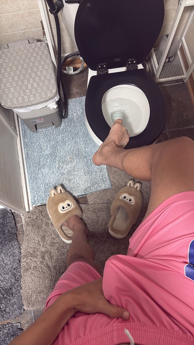 amigo97mo's tweet photo. Take shower 🚿 https://t.co/YS14GiFsep