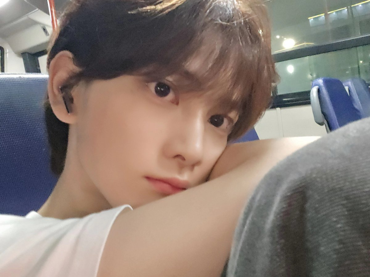 AEN_now's tweet photo. 연습생 준서의 퇴근길~

#AEN #에이엔 #JUNSEO #준서 #쭌이 https://t.co/ufHG780B6g