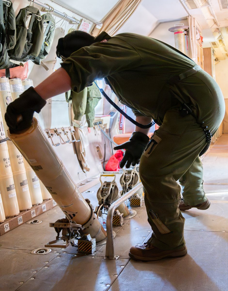 steffanwatkins's tweet photo. Here is a gallery of 5 high res photos of operations inside the 🇨🇦 #RCAF CP-140 Aurora that was at #RIMPAC 2026, that the Canadian Armed Forces have not shared with the Canadian public. h/t DVIDS https://t.co/XSYkmDLXif