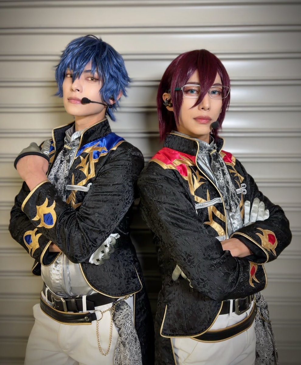 shinichi1109's tweet photo. #あんステ
-10th Anniversary LIVE- 

神戸公演2公演目
ご来場くださった方々有難うございました！

今日はジュンの誕生日であります！
おめでとうございますっ！！！
皆様一緒にお祝いいたしましょうっ！！

(SNSでEdenをアピールする絶好の機会ですからねぇ、今日はジュンとのツーショットを載せておくのが効果的でしょう。きっと沢山の反応を頂けることでしょう👓🐍🐍🐍)

#あんステ
#七種茨
#漣ジュン